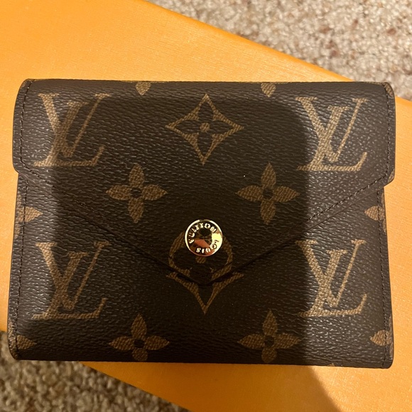 Small Brown Monogram Wallet - Picture 2 of 5